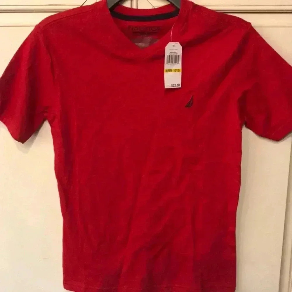 NWT Nautica V neck T-shirt size medium